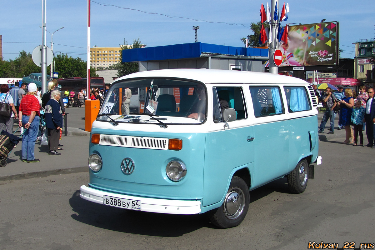 Микроавтобус Volkswagen. Алтайский край, Барнаул, Привокзальная площадь