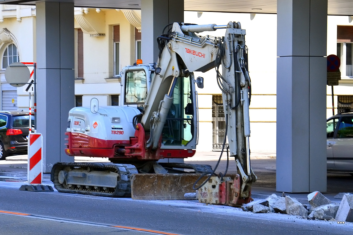 Эксковатор Takeuchi TB 290. Австрия, Вена