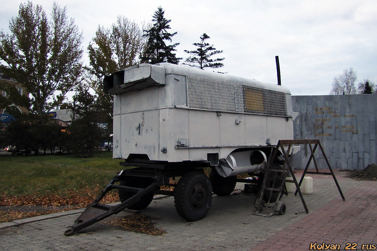 Будка Jelcz-574 на шасси прицепа. Алтайский край, Барнаул, площадь Победы