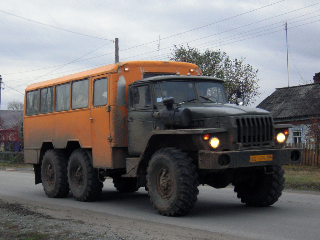 Вахтовый автобус НЗАС-4951 на шасси Урал-4320-10 #ЕЕ 424 66  . Свердловская область, Луговской, Тугулымская улица