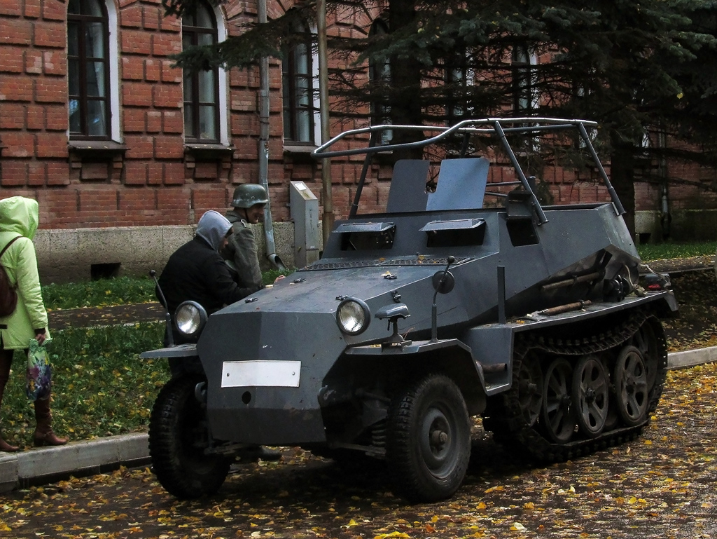 SdKfz 250. Калуга, улица Карла Маркса