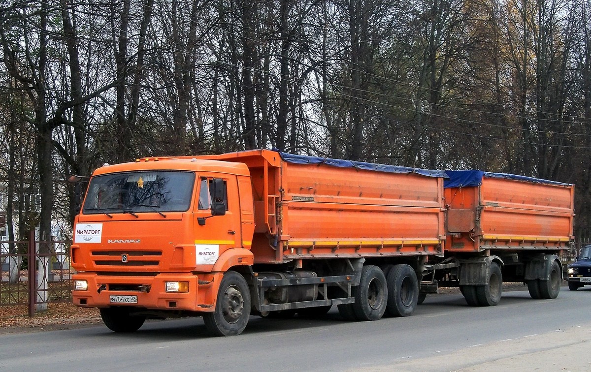 Зерновоз 68901E на шасси КамАЗ-65117 #М 784 ХС 32  с прицепом . Россия, Брянская область, Унеча