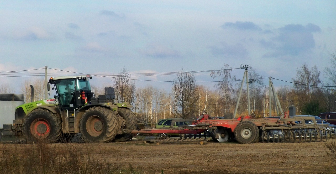 Claas Xerion 4500 #1858 ЕО 32 тяжелой дисковой бороной. Россия, Брянская область, Суражский район, Высокоселище