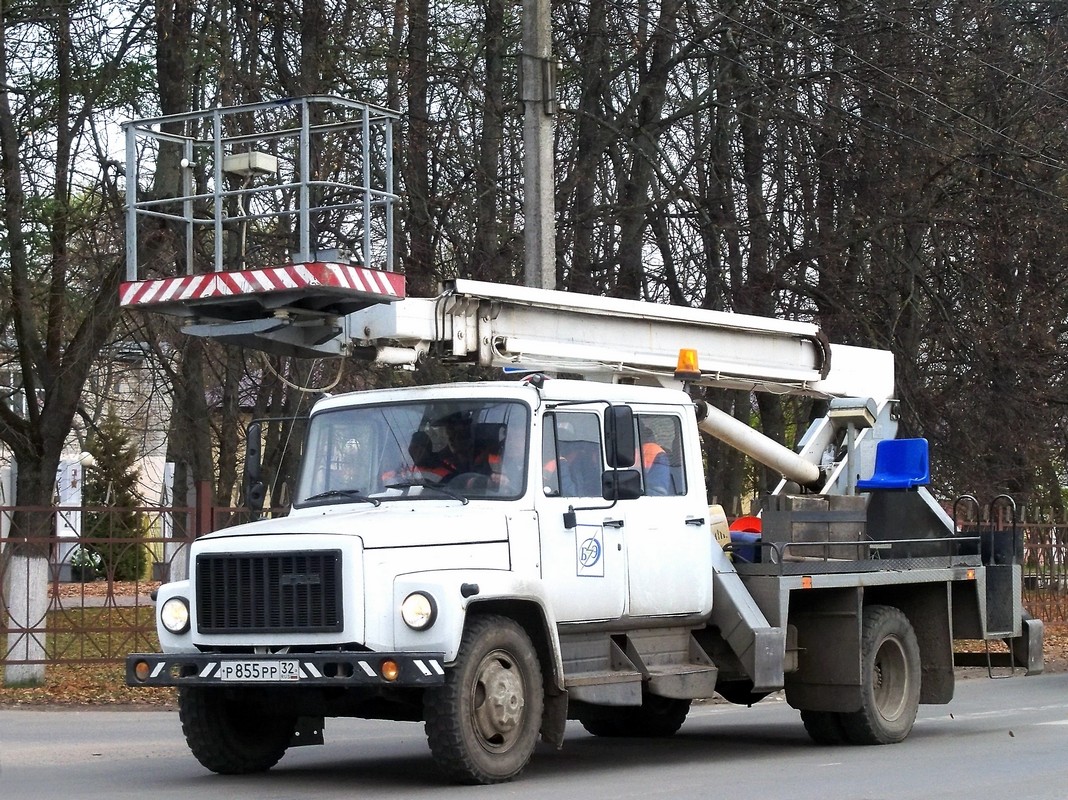 Автоподъёмник АПТ-17М на шасси ГАЗ-3309 #Р 855 РР 32. Россия, Брянская область, Унеча