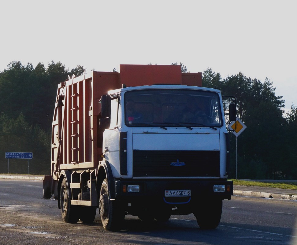 Мусоровоз КО-427-32 на шасси МАЗ-5337А2  #АА 6587-6. Беларусь, Могилёвская область, Костюковичи