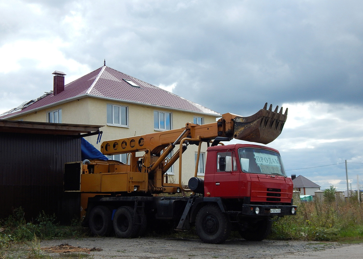 Экскаватор-планировщик UDS-114 на шасси Tatra T815 # К 137 ХС 31. Белгородская область, Белгородский район, п. Новосадовый