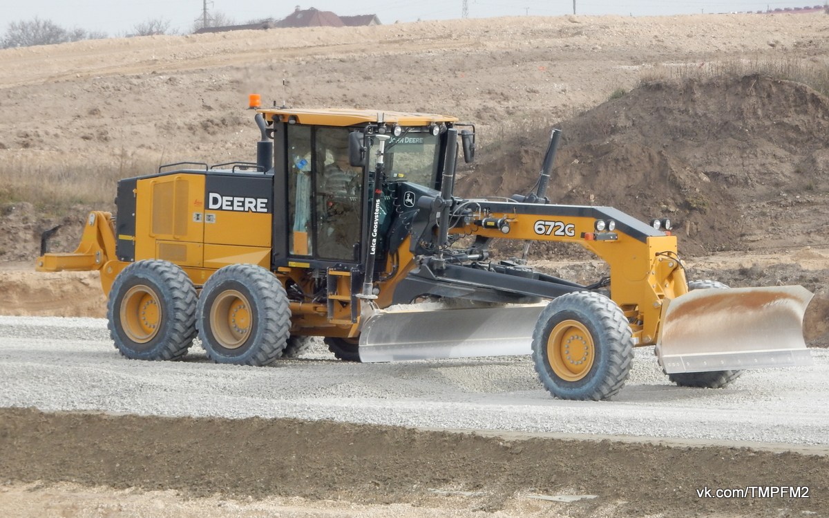 Автогрейдер John Deere 672G. Крым, Симферопольский район