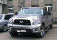 Пикап Toyota Tundra #К 940 УН 86 . Тюмень, Привокзальная улица