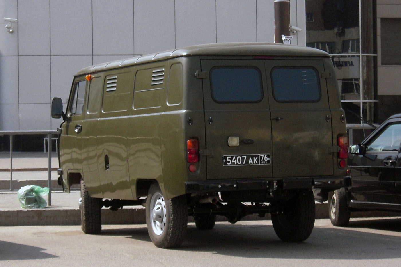 Цельнометаллический фургон УАЗ-3741 #5407 АК 76 . Тюмень, Привокзальная улица