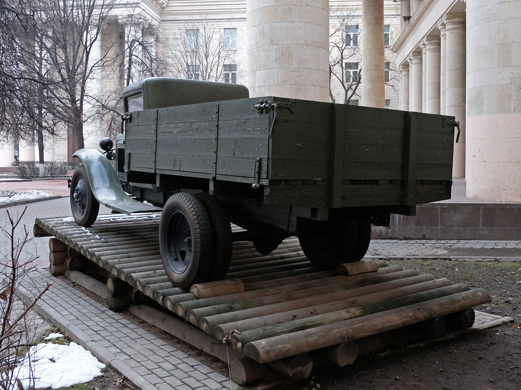 Грузовой бортовой автомобиль ГАЗ-АА  . Москва, Ленинградский проспект (территория МАДИ) 