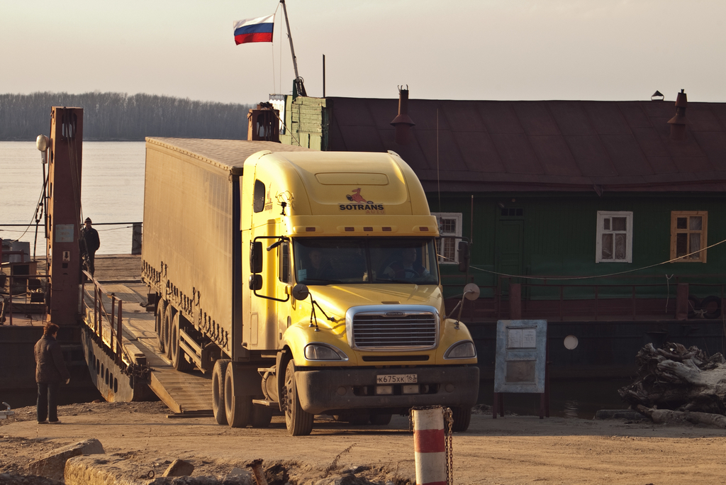 Седельный тягач Kenworth #К 675 ХК 163. г. Самара, ул. Лейтенанта Шмидта