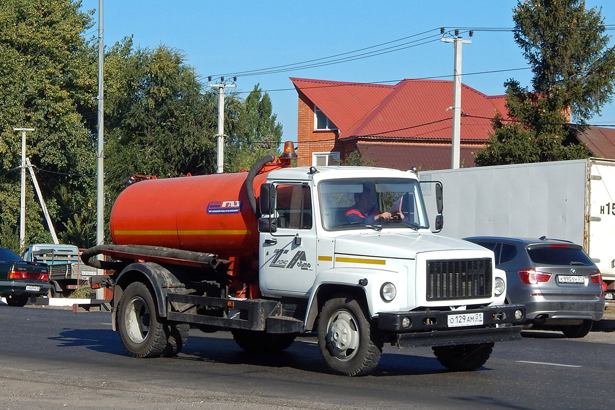 Ассенизационная машина ГАЗ-САЗ-39014-10 на шасси ГАЗ-3309 #О 129 АМ 31. Белгородская область, г. Алексеевка, ул. Маяковского