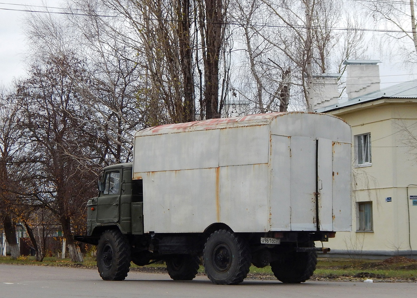 Фургон на шасси ГАЗ-66 # А 961 ОС 31. Белгородская область, г. Алексеевка, ул. Комсомольская