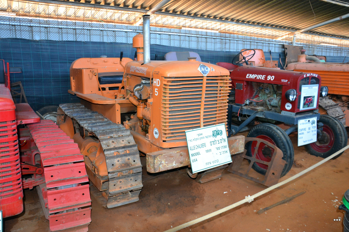 Гусеничный трактор Allis-Chalmers (1951). Израиль, Эйн-Веред, тракторный музей