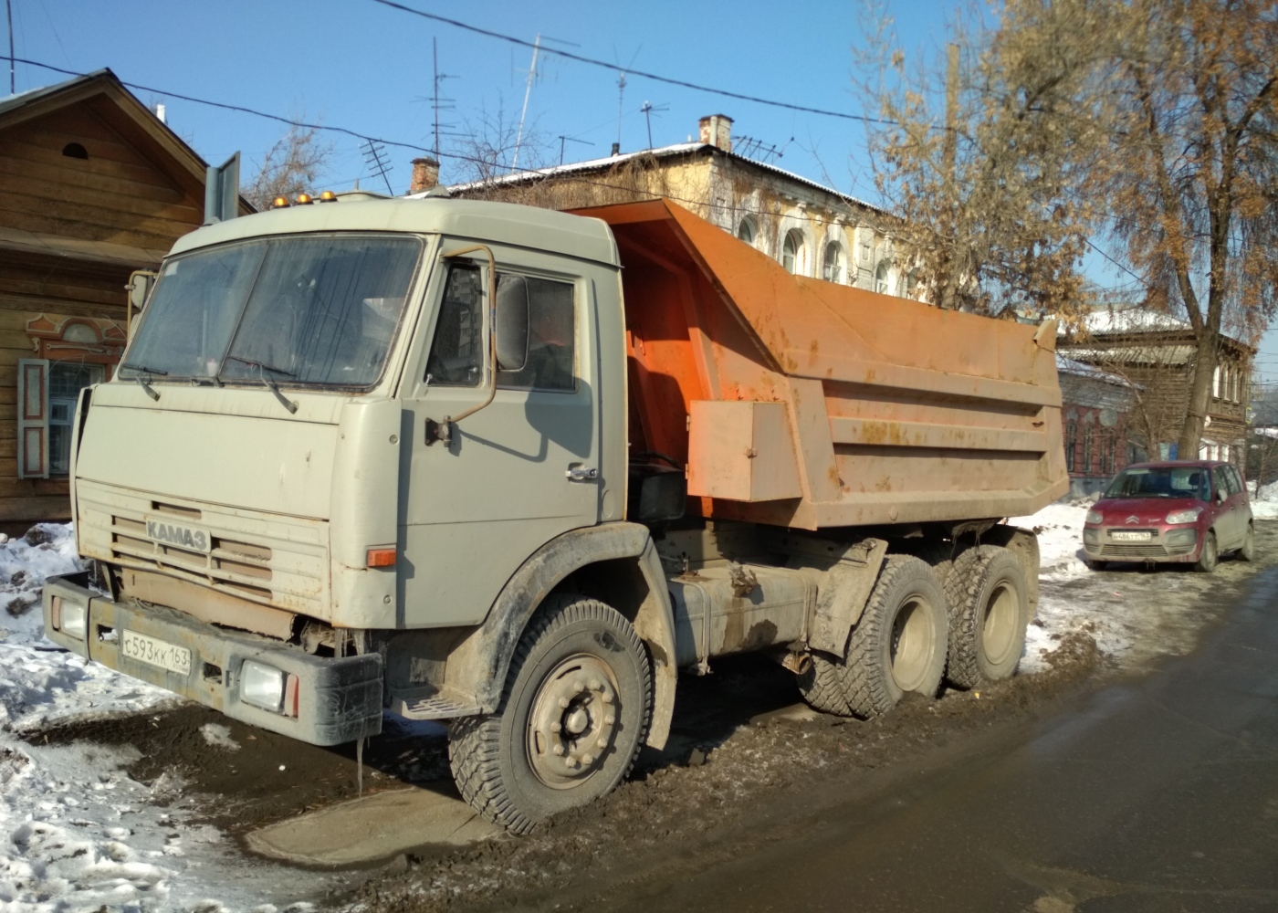 Самосвал КамАЗ-55111 #С 593 КК 163. г. Самара, ул. Буянова