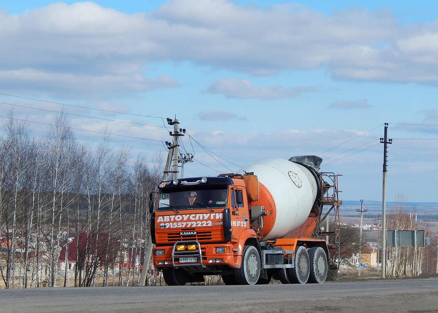Бетоносмеситель на шасси КамАЗ-65115 # К 990 ТЕ 31. Белгородская область, г. Алексеевка, пер. Острогожский