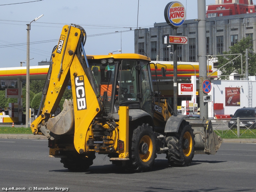 Экскаватор-погрузчик JCB 3CX ECO. Санкт-Петербург, площадь Конституции