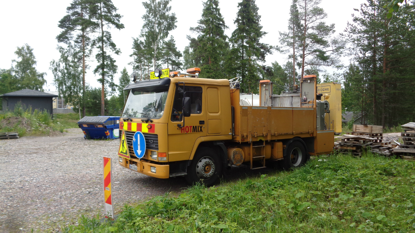 Автомобиль для нанесения дорожной разметки на шасси Volvo FL7 #AKI-240. Финляндия Вантаа