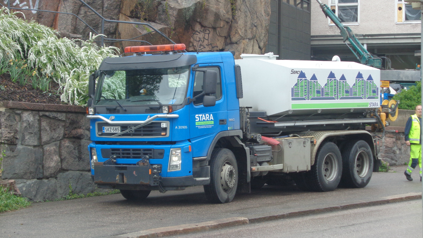 Автомобиль комунальной службы на шасси Volvo FH12 380 #SKZ-585. Финляндия Хельсинки