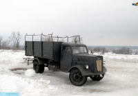 Макет грузовика Opel Blitz во время исторической реконструкции, приуроченной к 75-летию сражения при Соколово. Харьковская область, Змиевской район, село Соколово