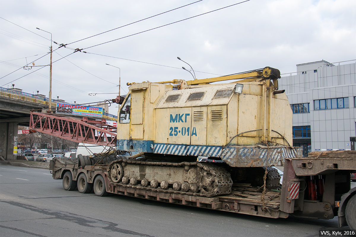 Кран МКГ-25.01А. Киев, Саперно-Слободская улица