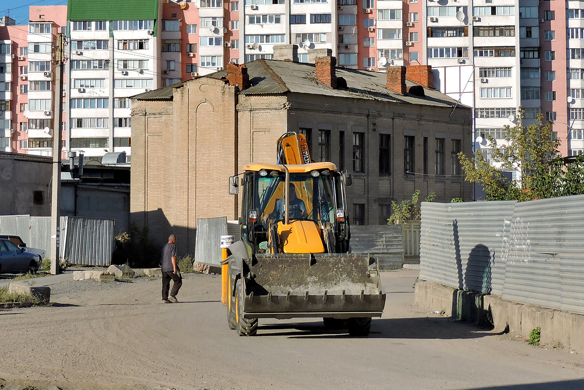 Экскаватор-погрузчик JCB 3CX . Харьковская область, г. Харьков, улица Вернадского
