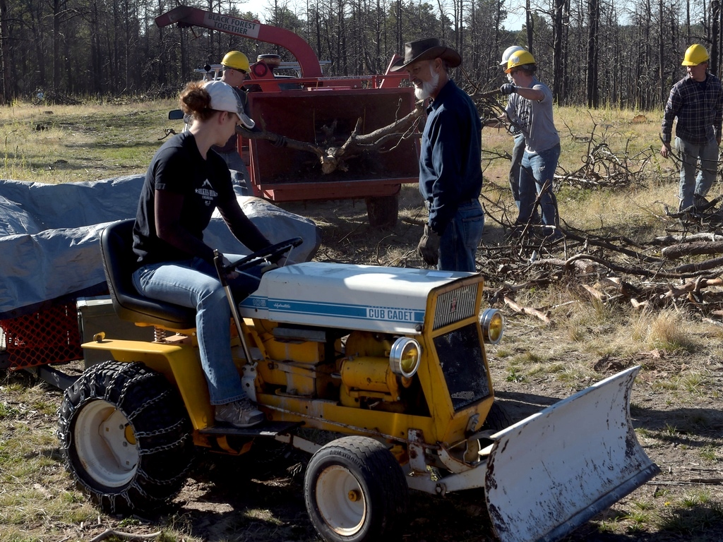 Минитрактор Cub Cadet. США, Колорадо-Спрингс