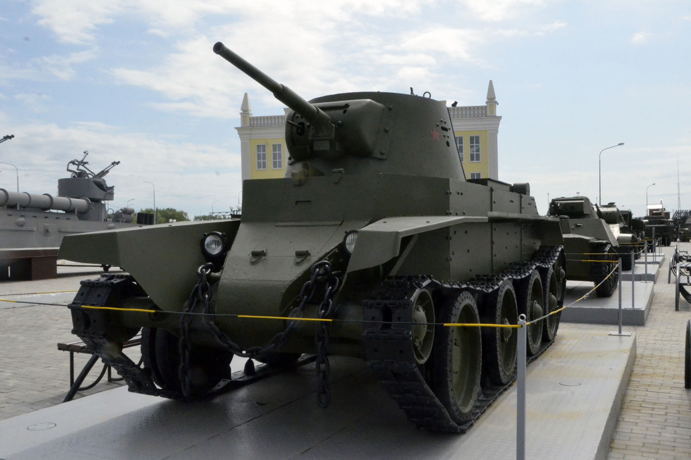 Танк БТ-7. Верхняя Свердловская область, Верхняя Пышма, музей "Боевая Слава Урала"