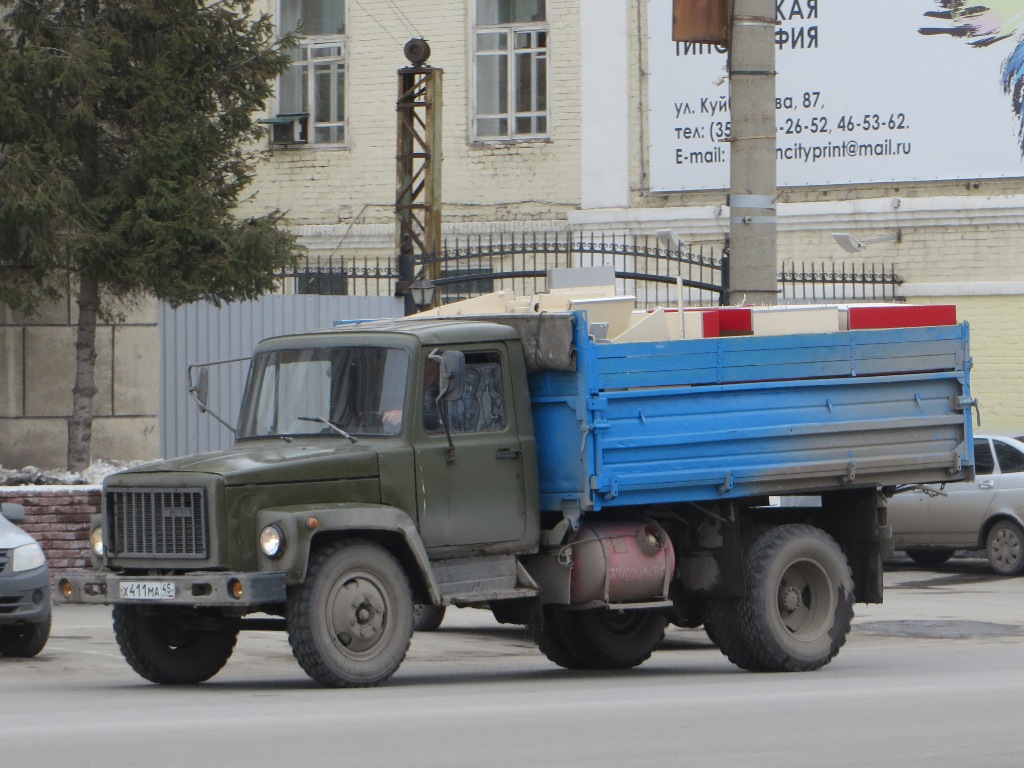 Самосвал ГАЗ-САЗ-3507 на шасси ГАЗ-3307 #Х 411 МА 45.  Курган, улица Куйбышева 