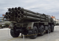 Пусковая установка 9А52 системы залпового огня БМ-30 «Смерч» 9К58 на шасси МАЗ-543М. Свердловская область, Верхняя Пышма, музей "Боевая Слава Урала"
