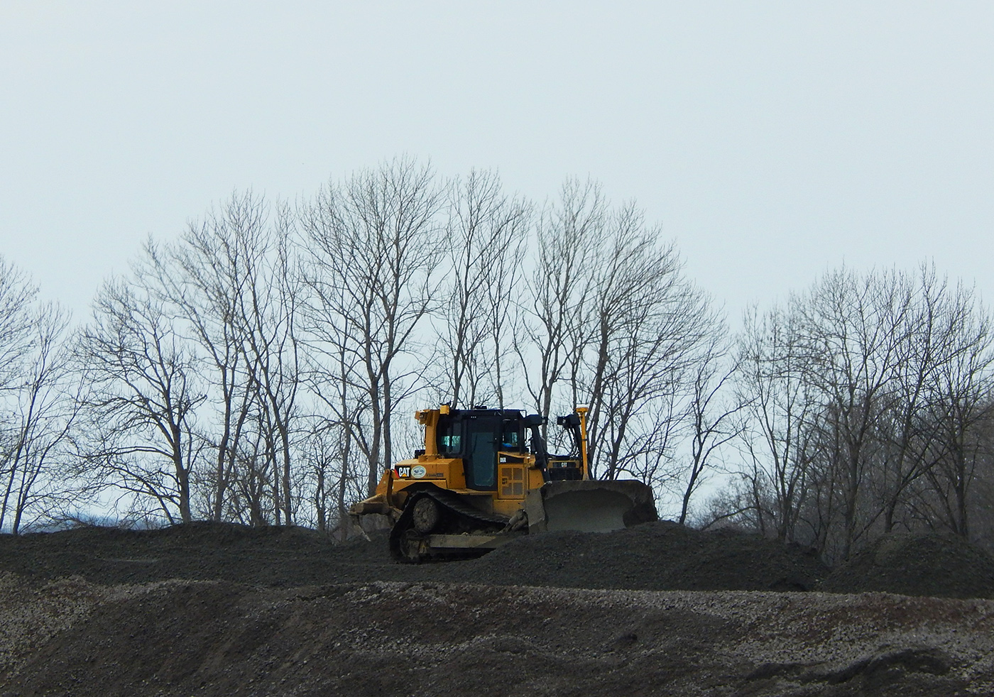 Бульдозер-рыхлитель Caterpillar D6T. Белгородская область, Алексеевский район, автодорога Р-185 "Белгород - Павловск"
