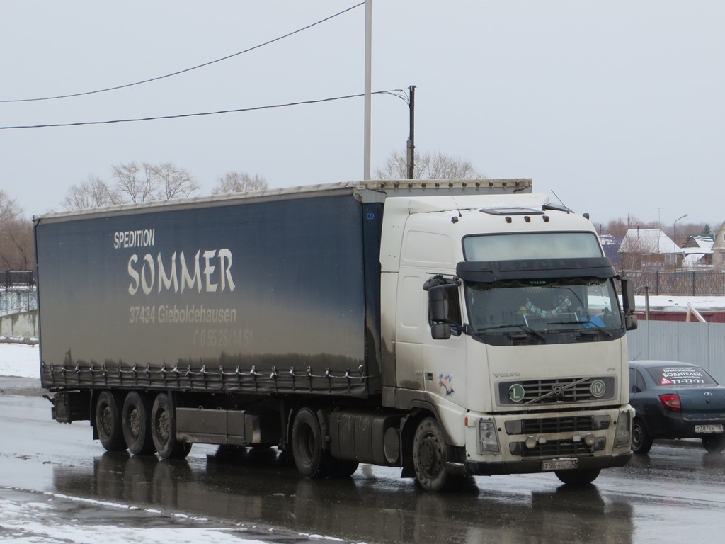 Седельный тягач Volvo FH 4X2T #Т 964 НР 33.  Курган, улица Климова