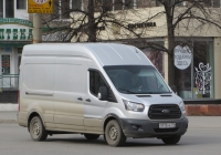 Фургон Ford Transit #Т 815 ХА 174.  Курган, улица Куйбышева 