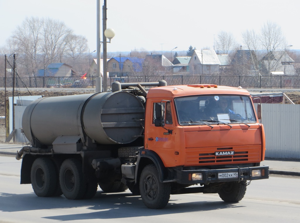 Машина вакуумная типа КО-505А на шасси КамАЗ-53213 #М 002 КК 45. Курган, улица Климова