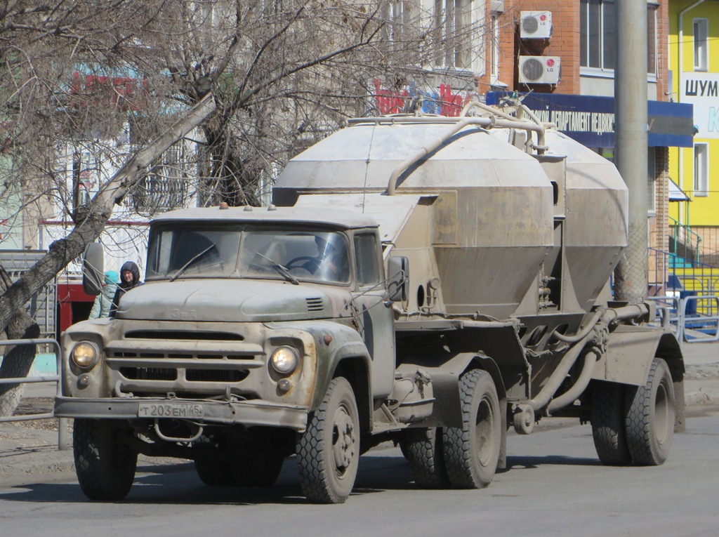 Седельный тягач ЗиЛ-441510 #Т 203 ЕМ 45 с полуприцепом К4-АМГ. Курган, улица Куйбышева 