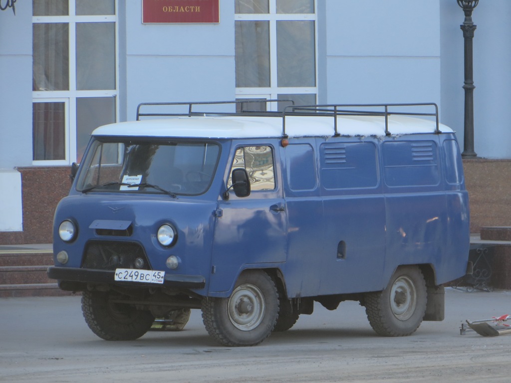 Автомобиль УАЗ-37419 #С 249 ВС 45.  Курган, улица Гоголя