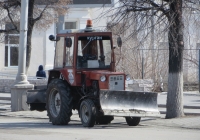 Коммунальная машина на базе трактора Т-30-70 "Владимирец".  Курган, улица Гоголя