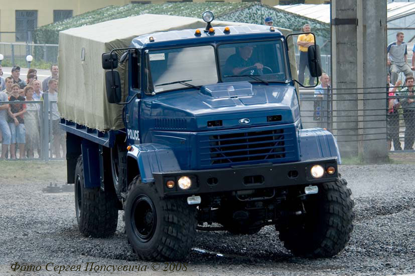 Грузовик КрАЗ-5133ВЕ-016 на заводском полигоне.. Полтавская область, Кременчуг