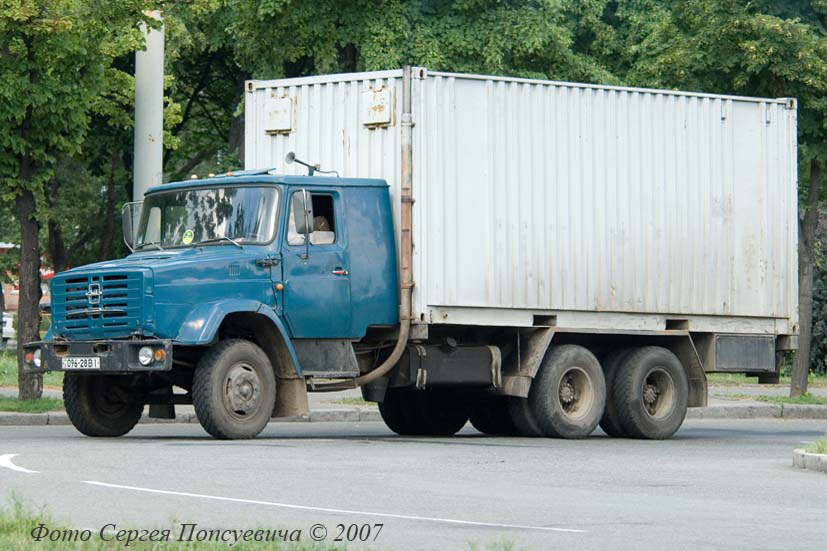 Автомобиль контейнеровоз ЗиЛ-133Д42. Гос № 096-28 ВI. Киев. ул. Стеценко.