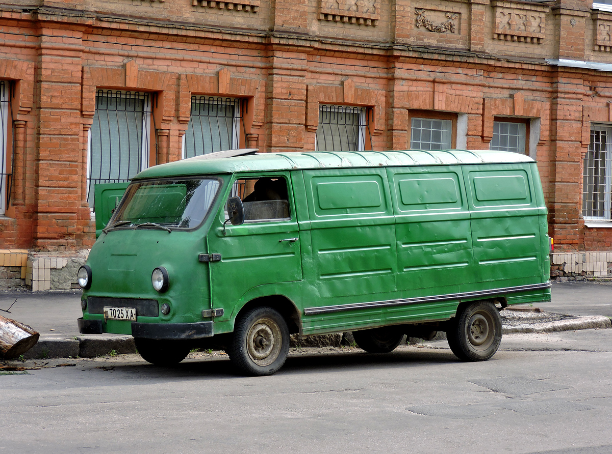 Грузовой фургон ЕрАЗ-762В #ш 7025 ХА. Харьковская область, г. Харьков, Кооперативная улица