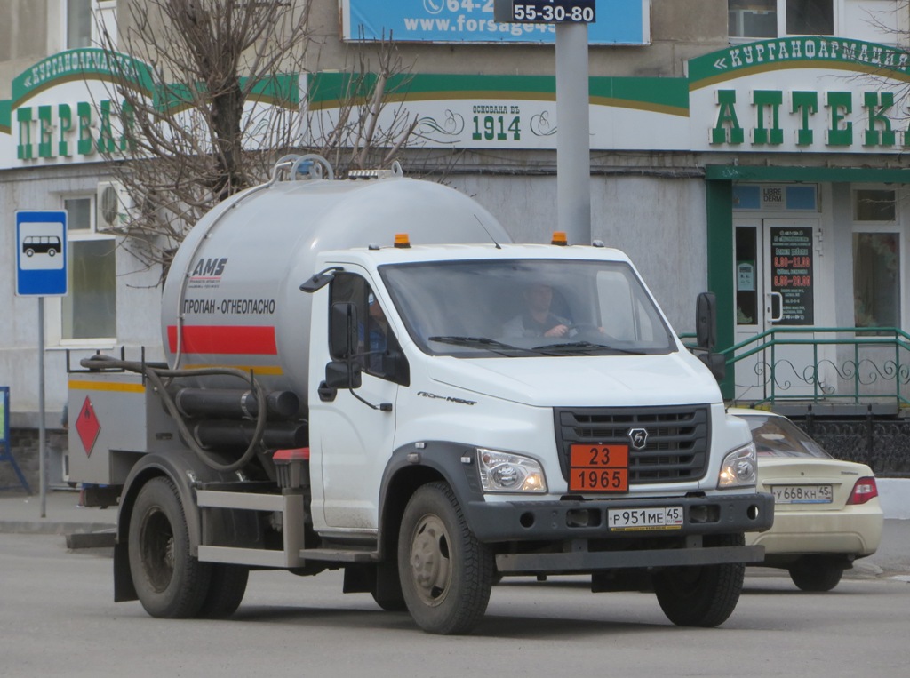 Автомобиль для перевозки сжиженного газа 4389JD на шасси ГАЗ-C41R13 "ГАЗон Next" #Р 951 МЕ 45 . Курган, улица Куйбышева