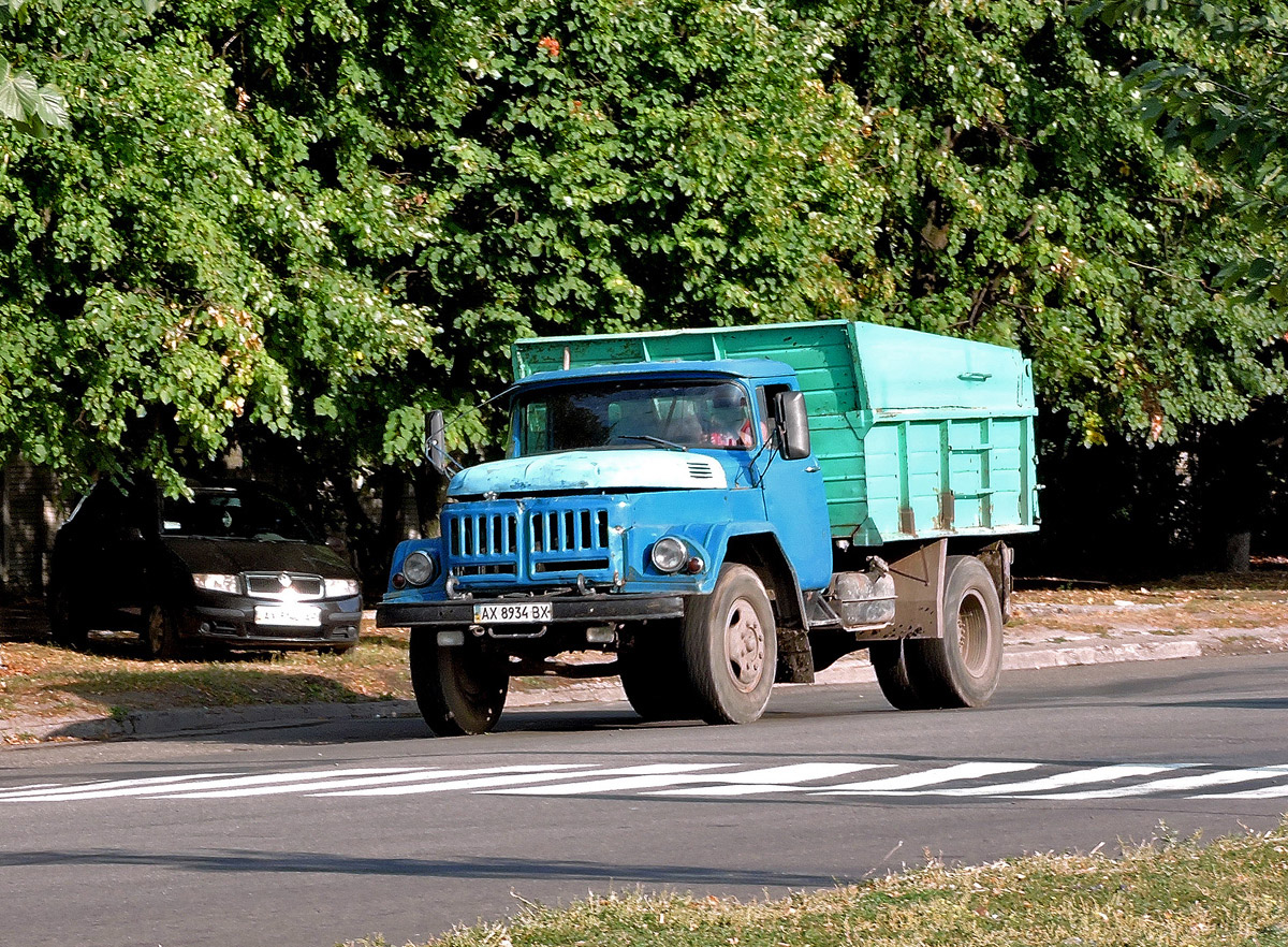 Самосвал ЗИЛ ММЗ-4502 #АХ 8934 ВХ. Харьковская область, г. Харьков, Роганская улица