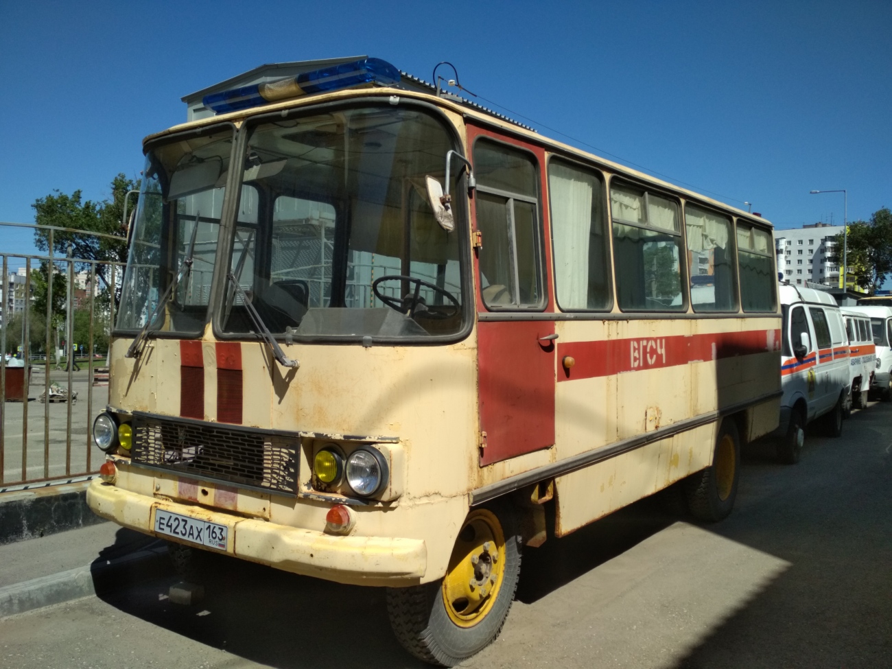 Автобус специальный ВГСЧ модели 53Г1 #E 423 AX 163. г. Самара, ул. Ново-Саловая, стоянка военизированного горно-спасательного отряда МЧС РФ