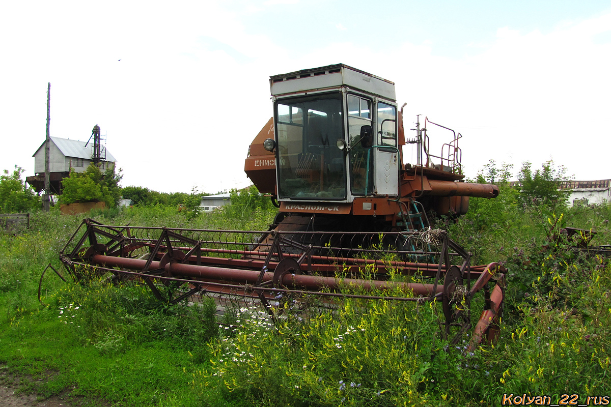 Комбайн Енисей-1200. Алтайский край, Калманский район, Калистратиха