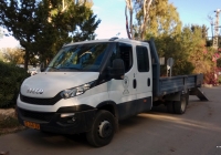 Бортовой грузовик со сдвоенной кабиной IVECO Daily. Израиль, Хайфа
