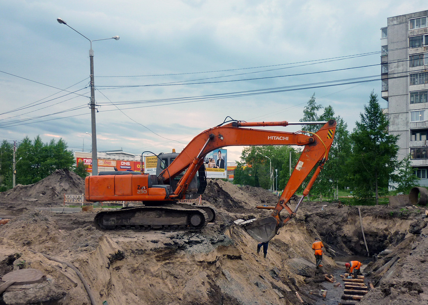 Экскаватор Hitachi Zaxis 230. Гос № 5472 АЕ 29. Россия, Архангельская область, Архангельск, улица Галушина