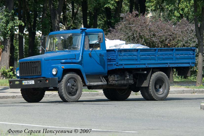 Грузовик ГАЗ-3309. Гос. № АА 8067 СI.. Киев, улица Стеценко