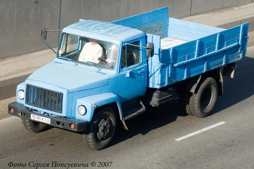 Грузовик ГАЗ-3307. Гос. № 15 95 КIА.. Киев, улица О. Телиги