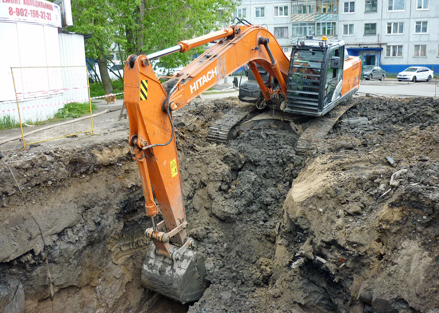 Экскаватор Hitachi Zaxis 240LC. Гос № 6012 АЕ 29. Россия, Архангельская область, Архангельск, Вельская улица