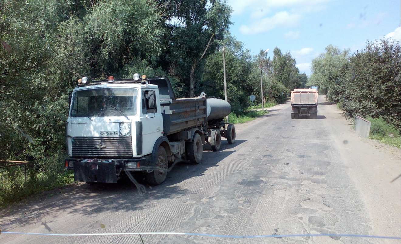 КДМ СДК-555102 на шасси МАЗ-5551А2 # Х 675 ВМ 60. Псковская область, Порховский район, пос.Логовино